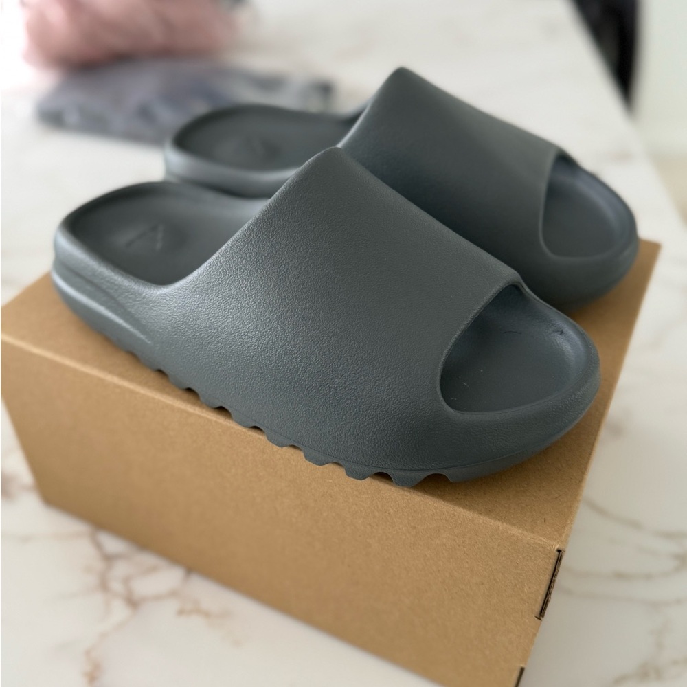 adidas YZY Slide in Slate Gray